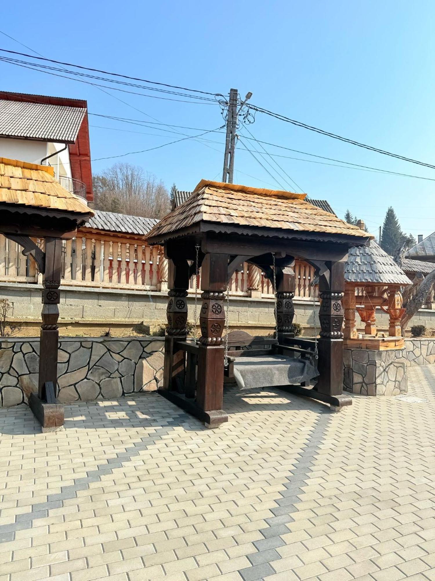 Gospodaria Klaus Rozavlea Экстерьер фото